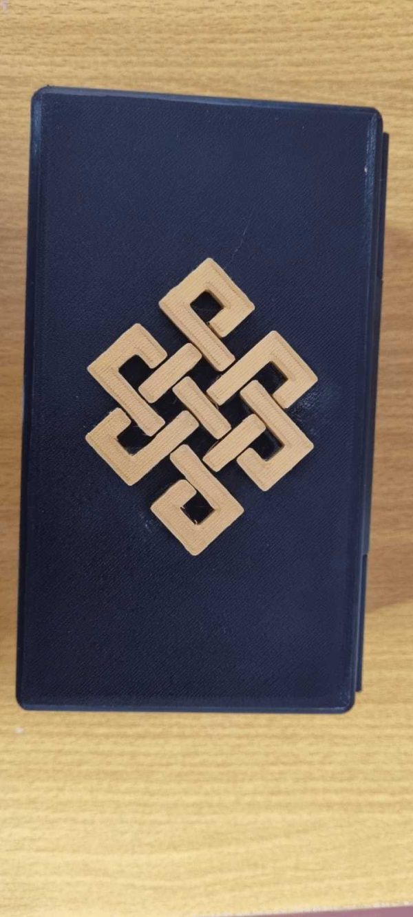 Sigarettenbox voor ong. 150 sigaretten Endless Knot